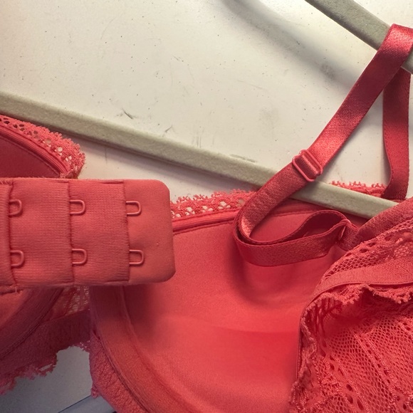 FREE w/Purchase! - Calvin Klein Push-up Bra 32D - Picture 5 of 8